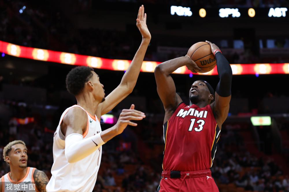 观众中引发 观众中引发